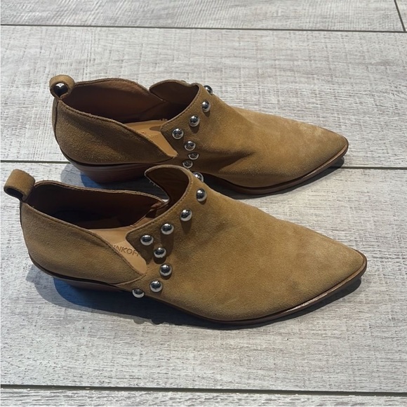 REBECCA MINKOFF Katen Studded Suede Low Heel Booties Beige Size 8 - Picture 3 of 12